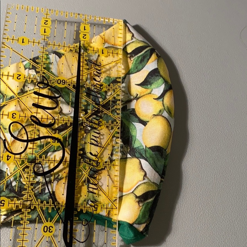 Lemon patterned face mask - Picture 5 of 5
